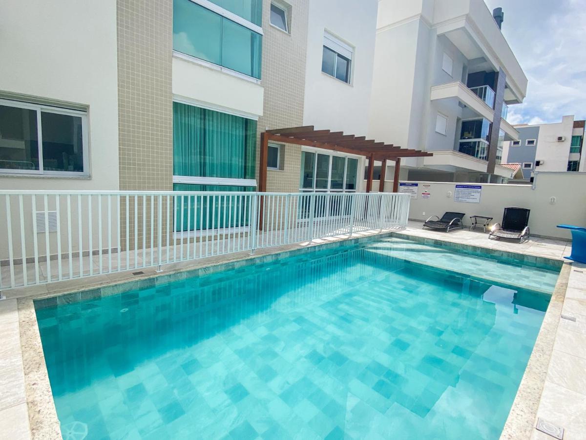 Suitetrails - Apartamento encantador com piscina na Praia de Palmas Governador Celso Ramos