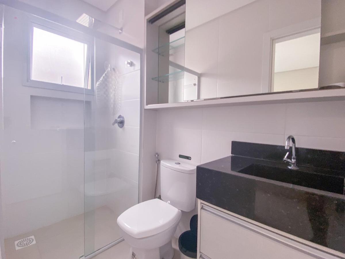 Suitetrails - Apartamento encantador com piscina na Praia de Palmas Governador Celso Ramos