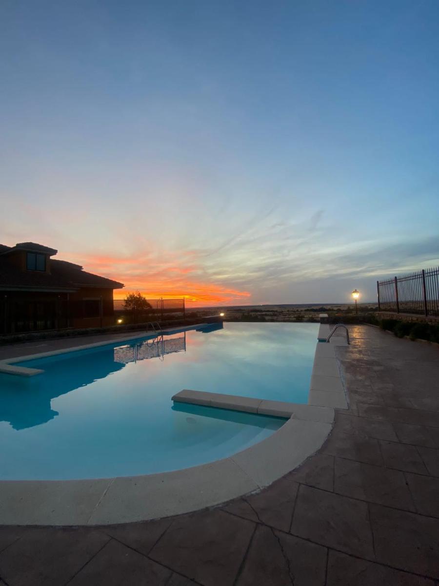 Hotel El Rancho - Housity