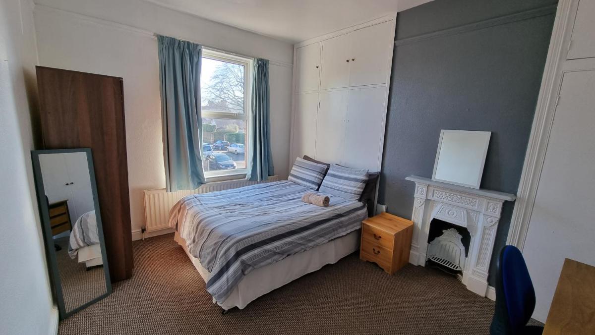 Stunning 5-Bedroom House for Unforgettable Getaway - Housity