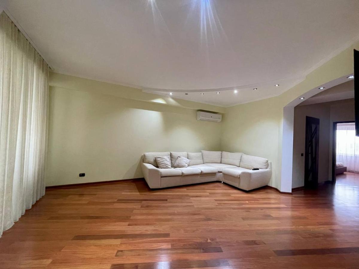Chisinau city center modern apartment - Housity