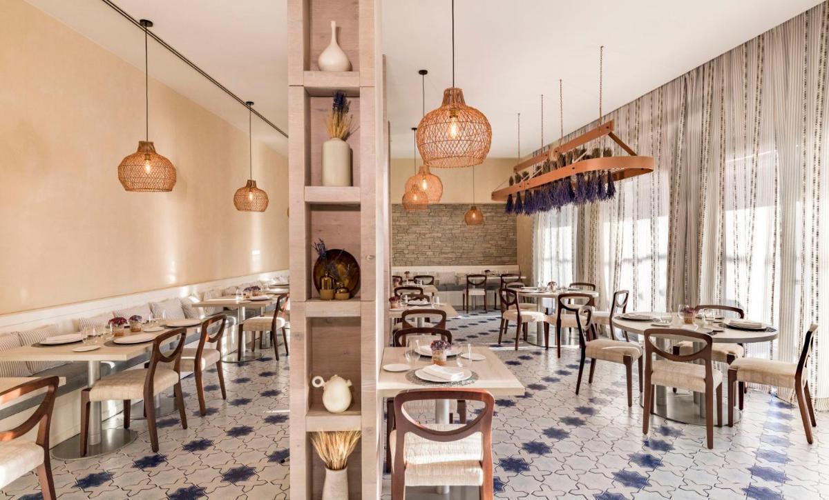 Un restaurante o sitio para comer en Eurostars Sitges