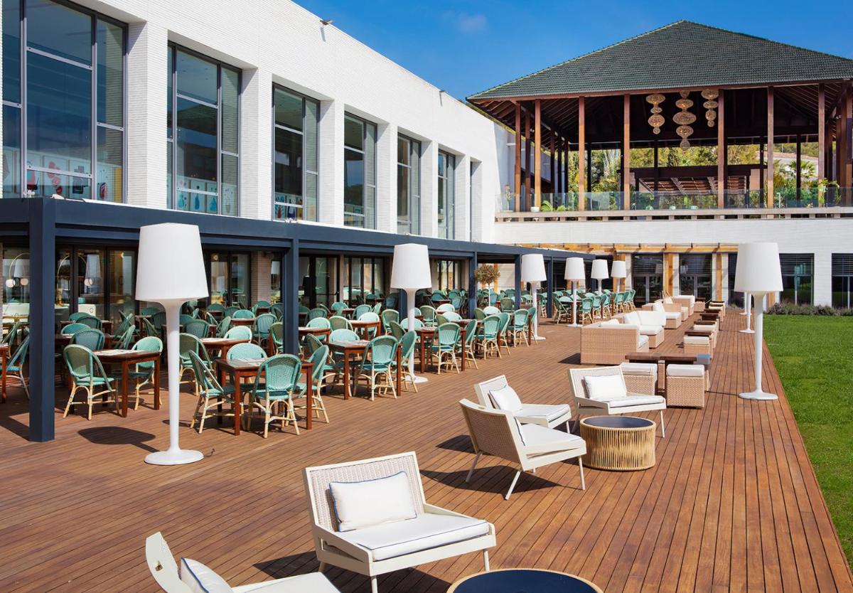Un restaurante o sitio para comer en Eurostars Sitges
