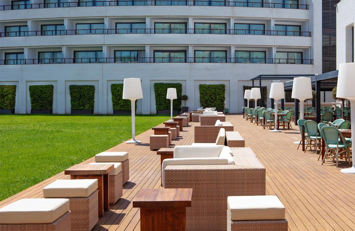 Un restaurante o sitio para comer en Eurostars Sitges