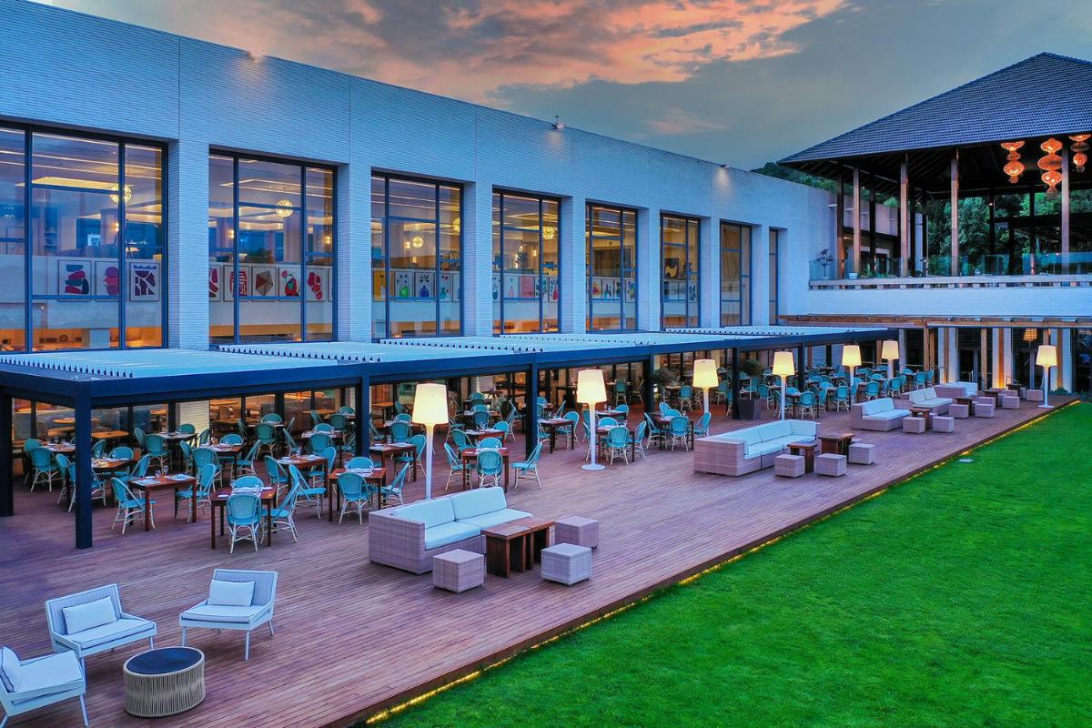 Un restaurante o sitio para comer en Eurostars Sitges