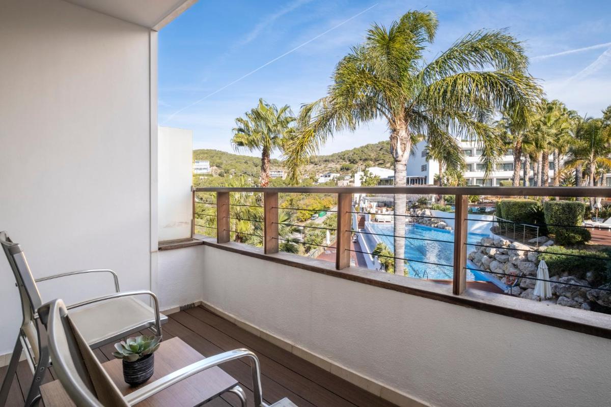Un balcón o terraza de Eurostars Sitges