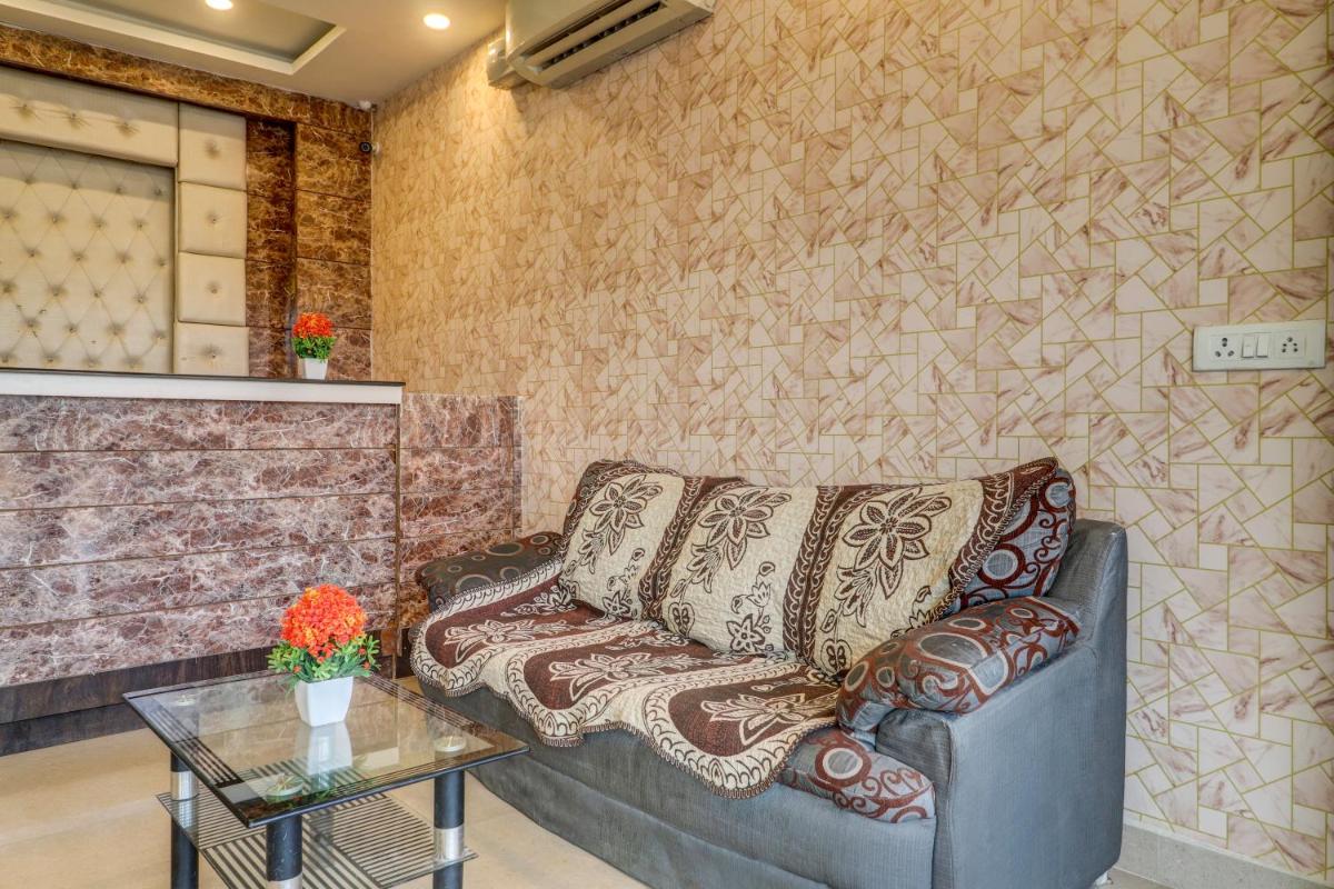 Hotel Rainbow Tree - Housity