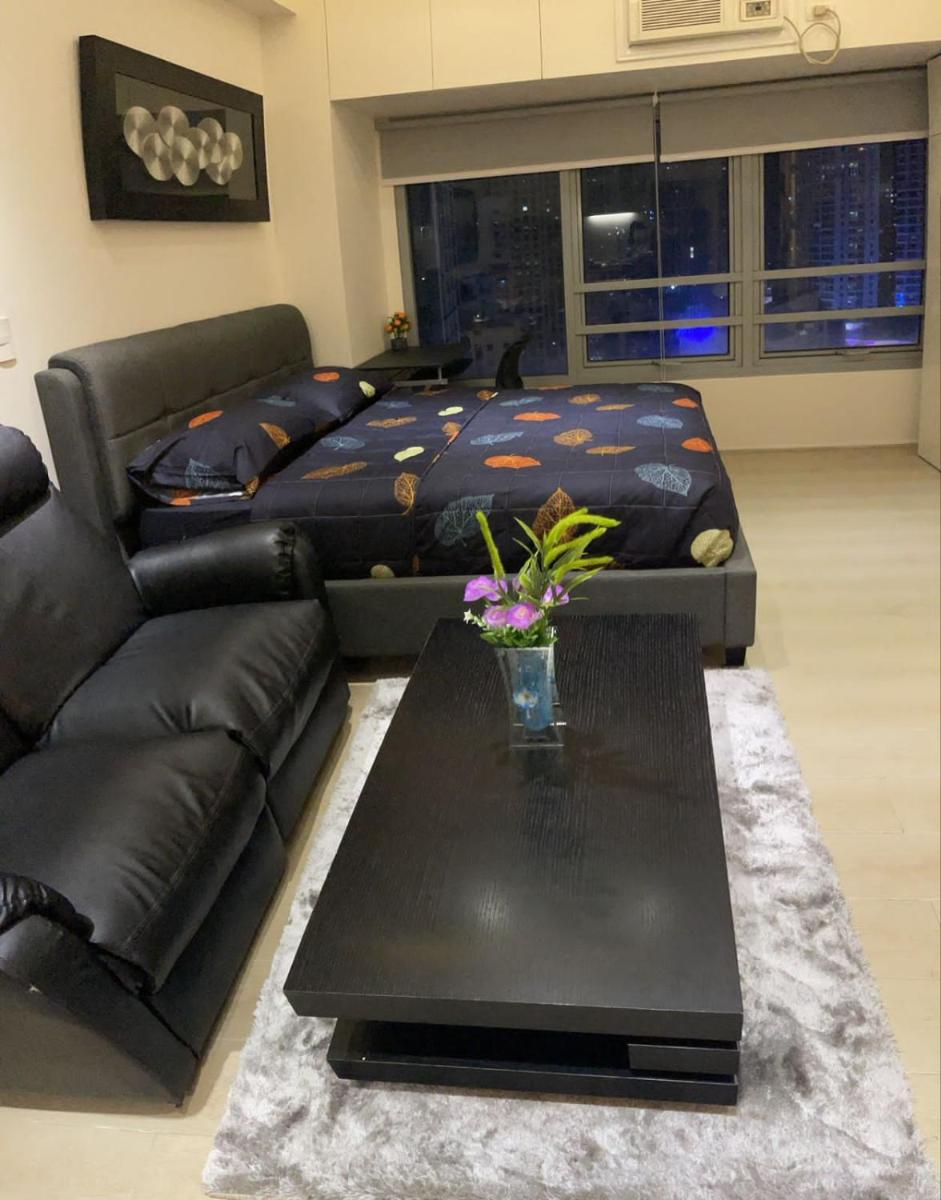 EJ's Staycation 22nd F with 200mbps Wi-Fi and NETFLIX - Housity