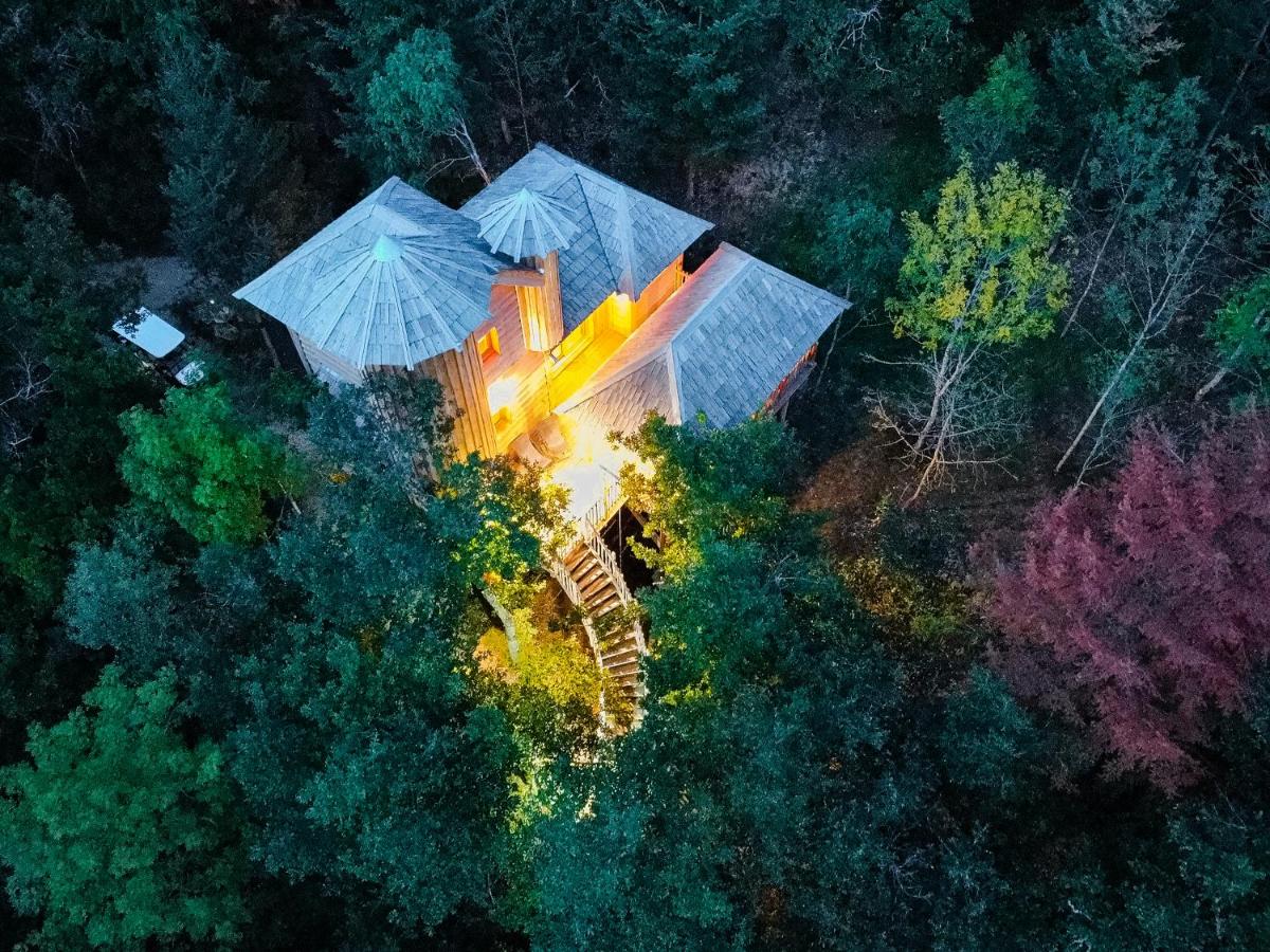 Cabane Château hôtel luxe avec spa privatif Aulteribe - Le Peydébé - Housity