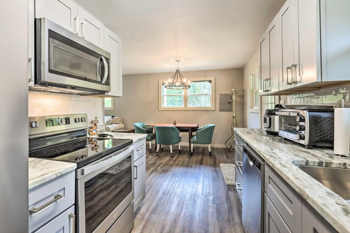 Charming Retreat, 13 Mi to Grandfather Mtn! - Housity