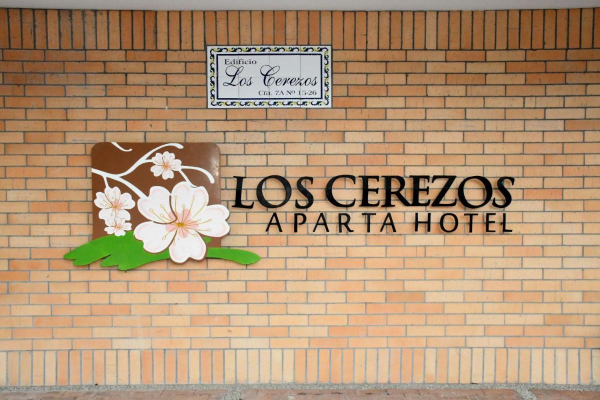 Apartahotel Los Cerezos - Housity