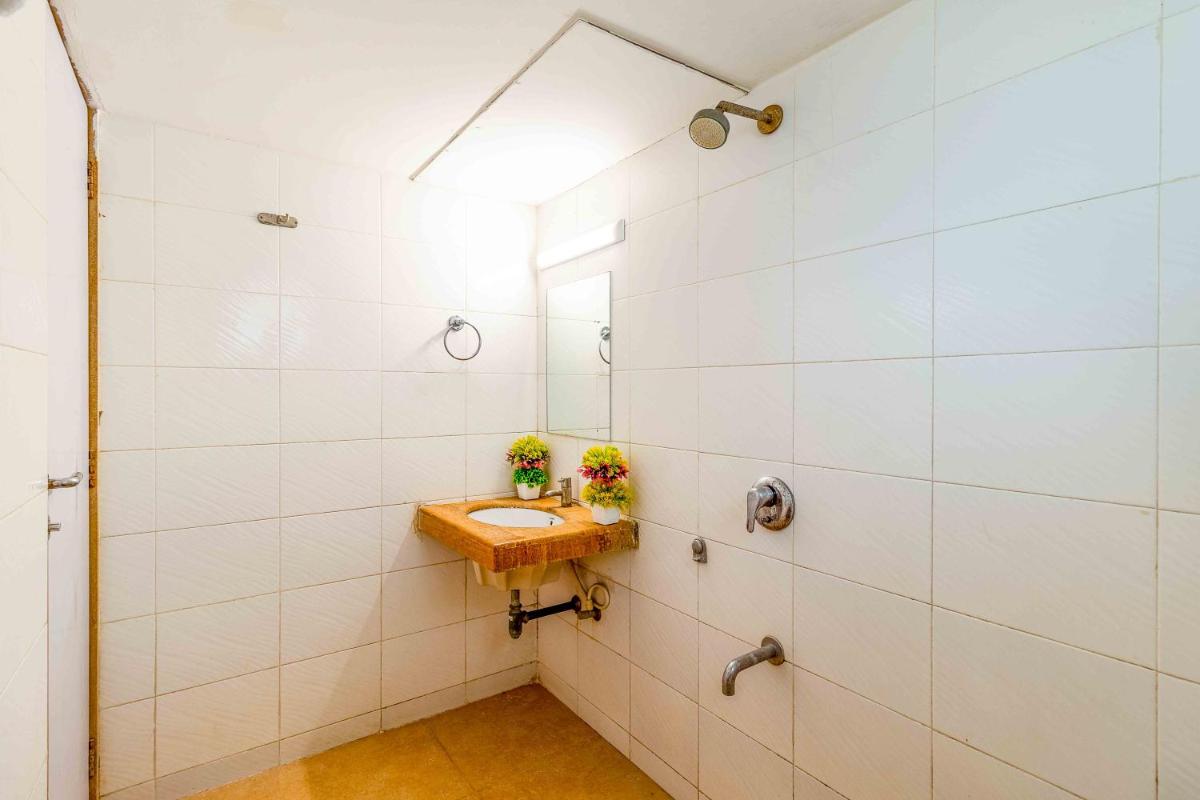 Hotel Sai Lotus - Housity