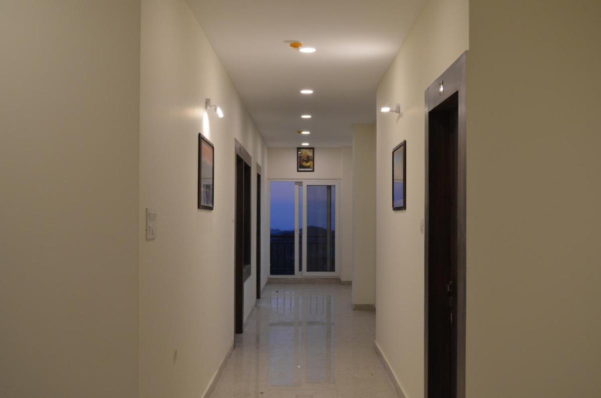 HIMALAYA INN - Housity