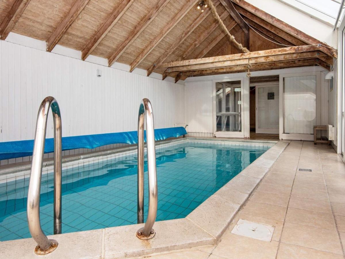 12 person holiday home in Hvide Sande - Housity