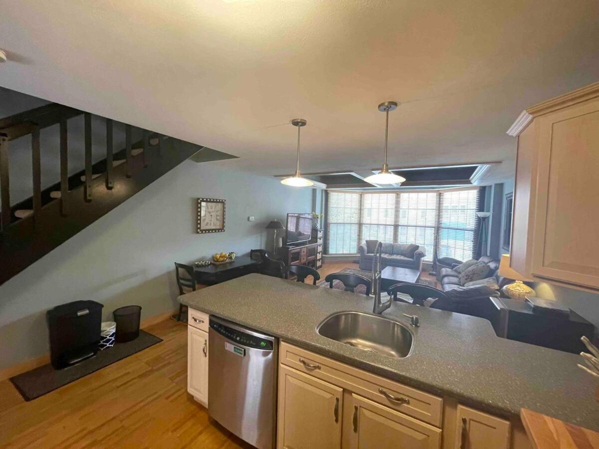 Luxury Downtown Living In Armory Square - Housity