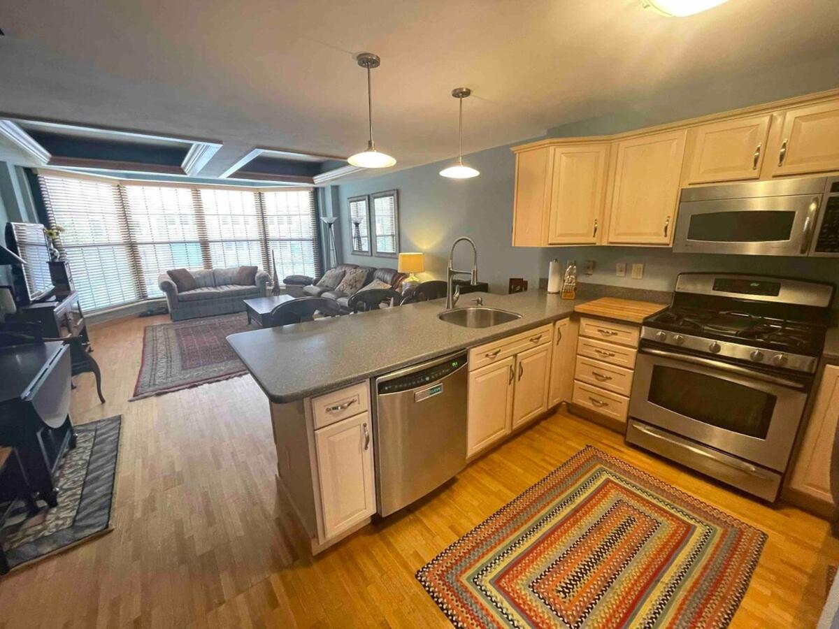 Luxury Downtown Living In Armory Square - Housity