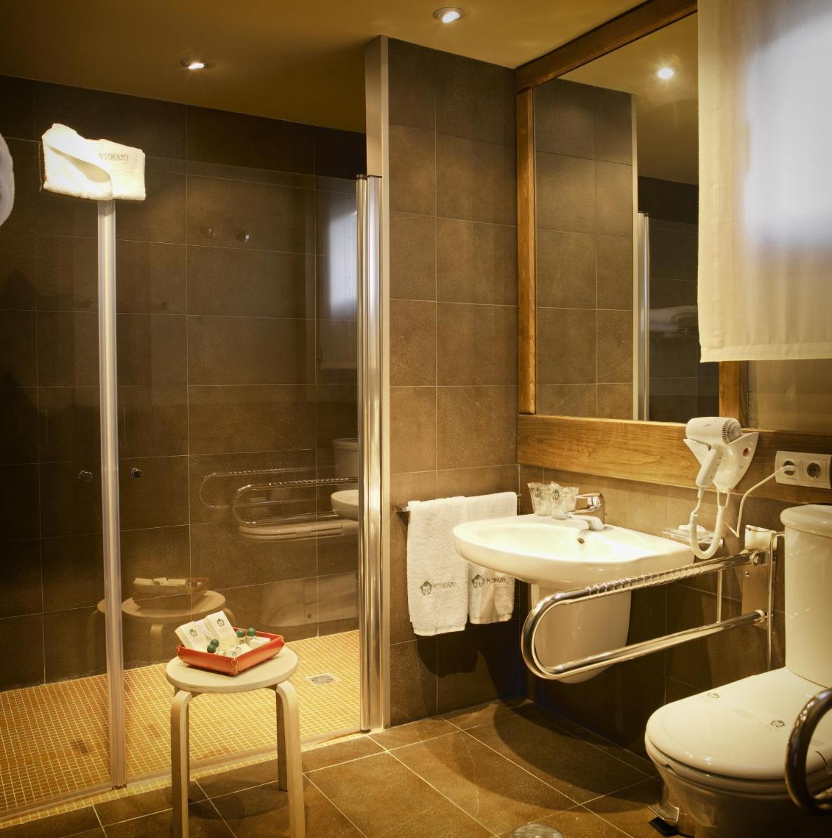 Un baño de Hosteria de Torazo Nature Hotel & Spa