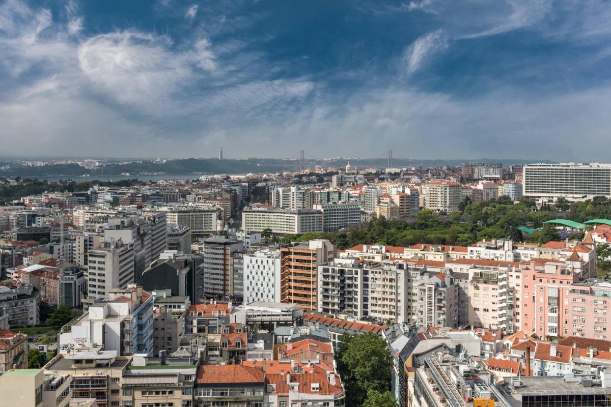 Uma vista geral de Lisboa ou a vista da cidade a partir do hotel