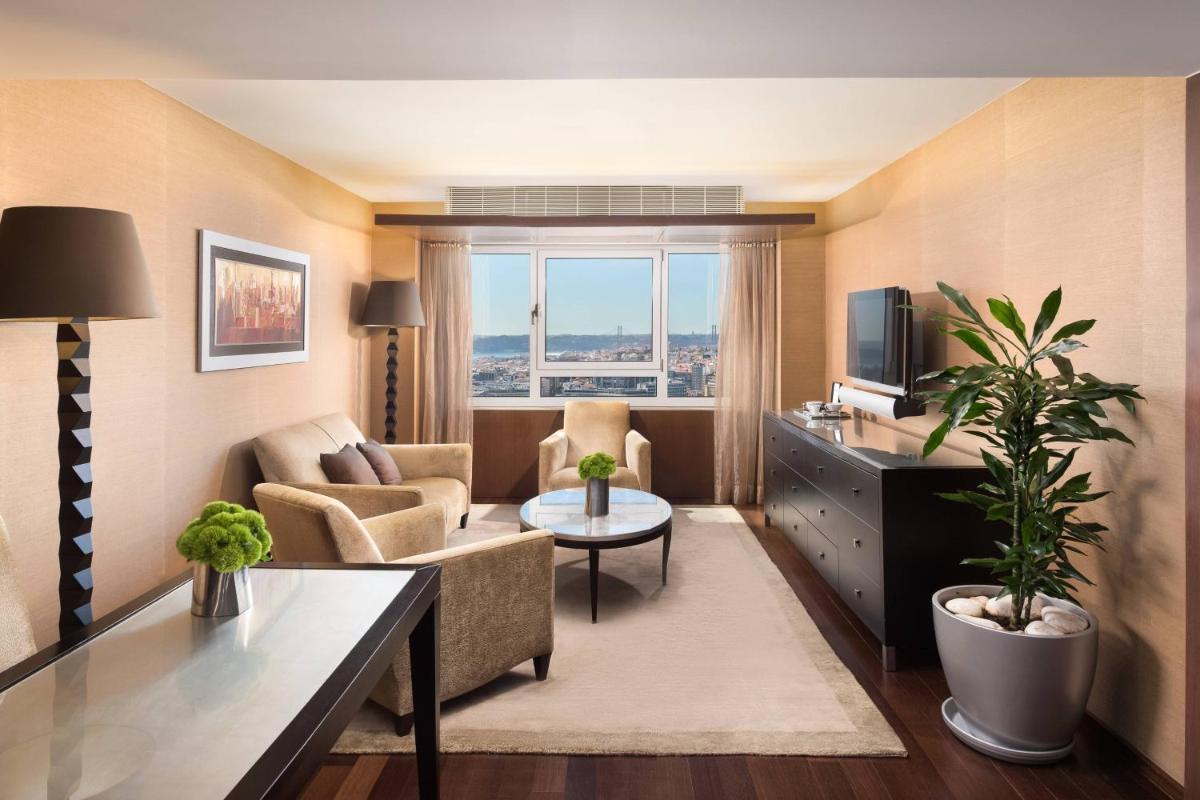 Uma área de estar em Sheraton Lisboa Hotel & Spa