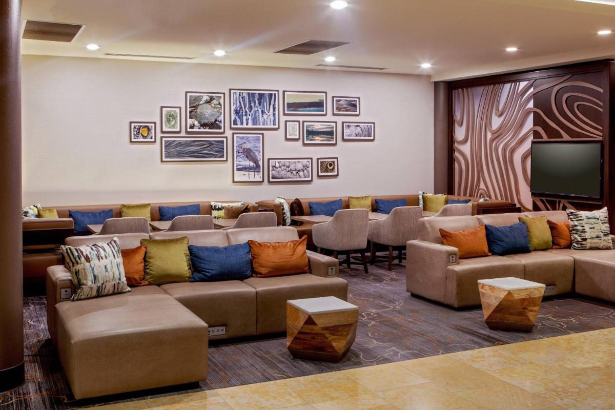 Delta Hotels by Marriott Chesapeake Norfolk - Housity