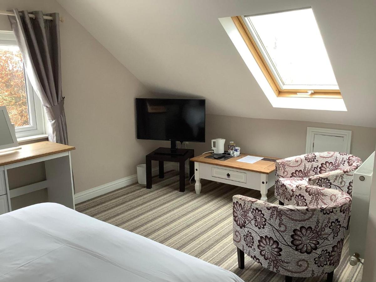 New Overlander Inn - Housity