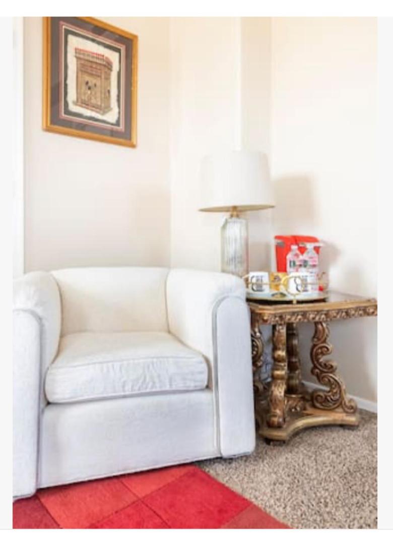 Olivia Jones Residence I - Housity