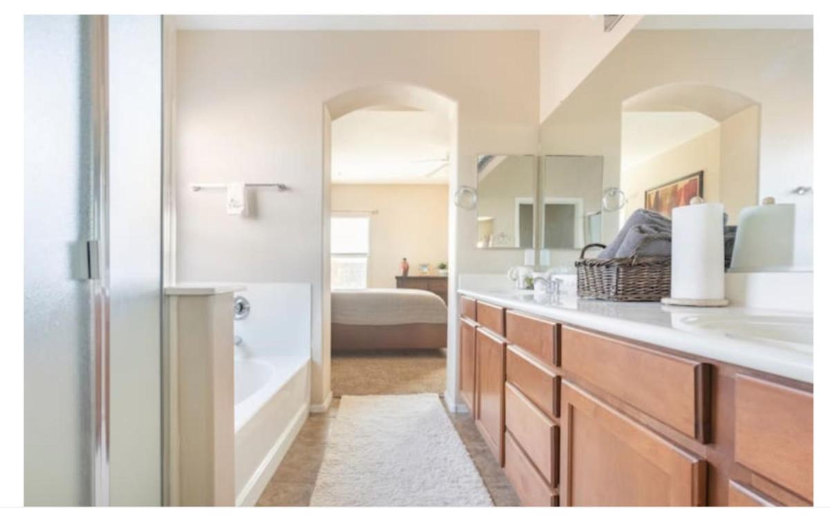Olivia Jones Residence I - Housity