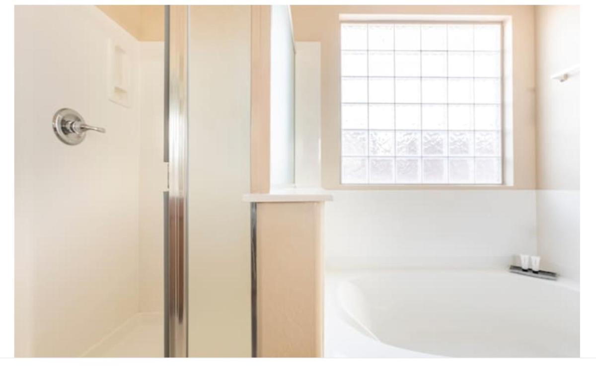 Olivia Jones Residence I - Housity