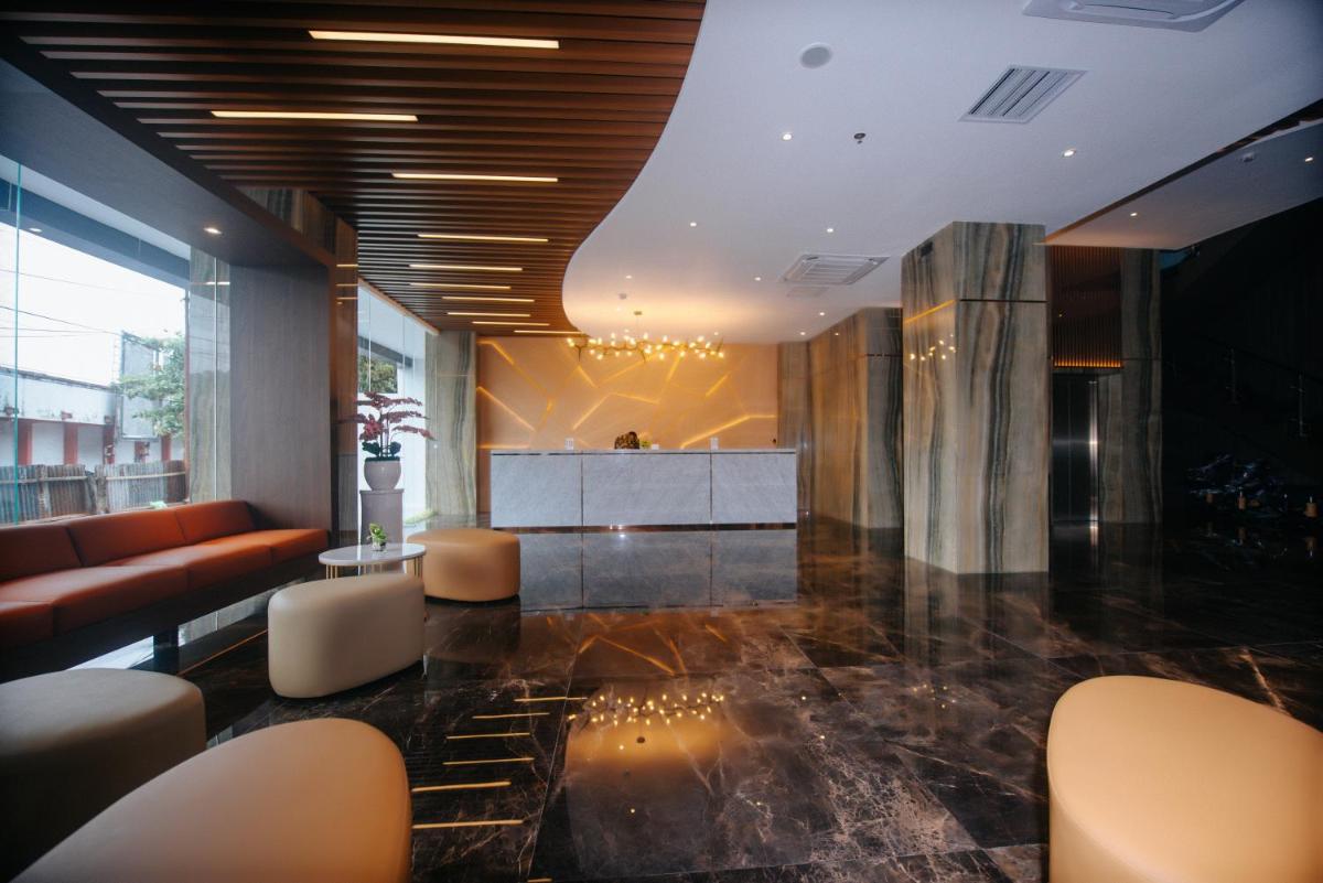 Rogers Hotel Manado - Housity