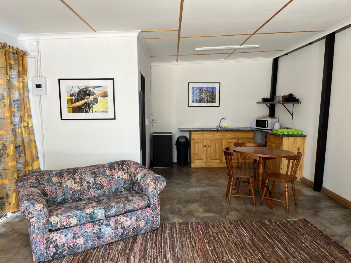 Firefly Budget Friendly Guest House - Housity