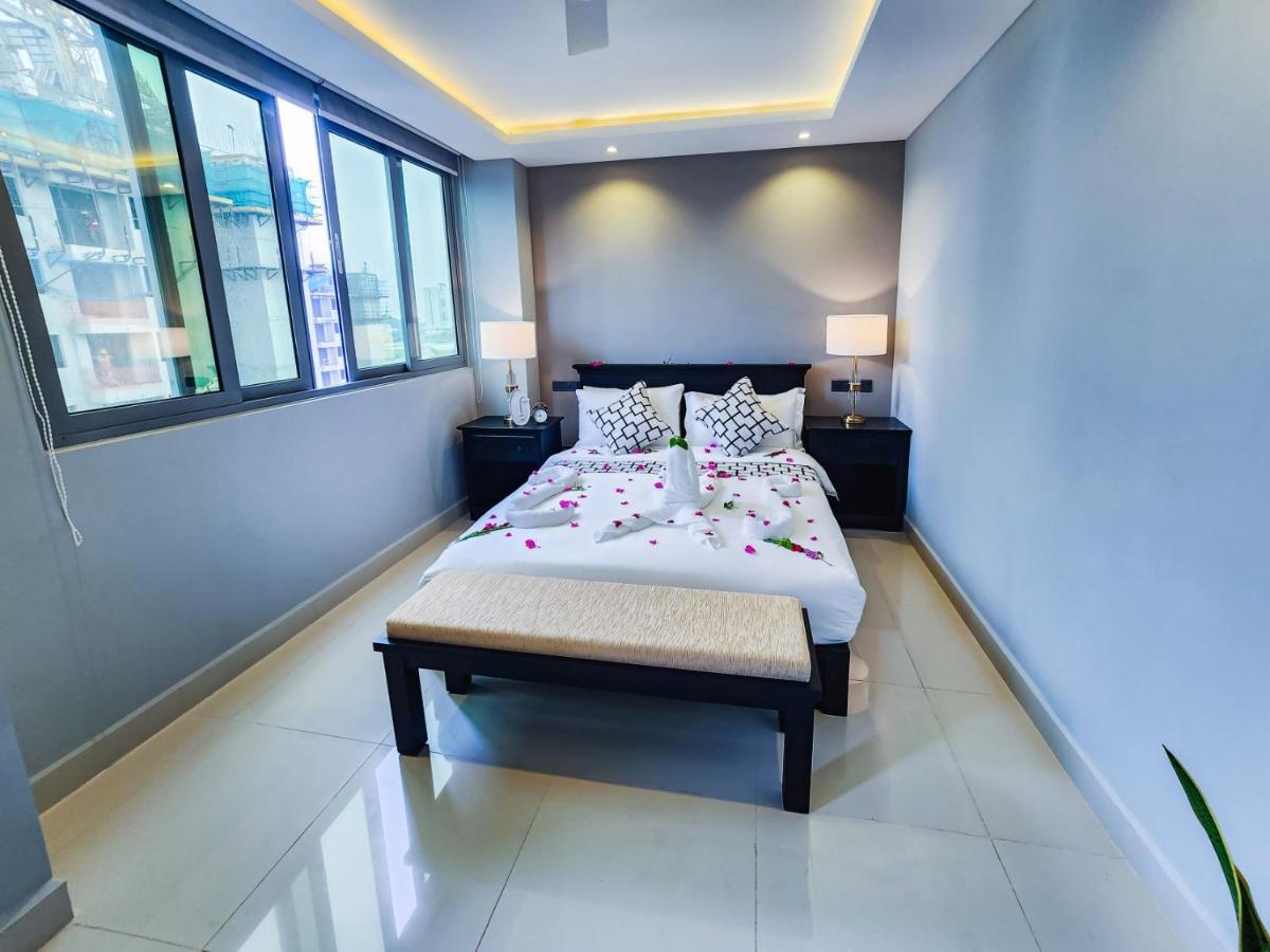 Sunny Canopy - Housity