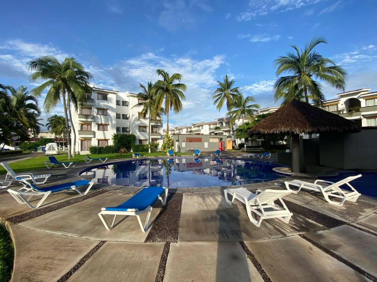 hermoso condominio suites las palmas con alberca - Housity