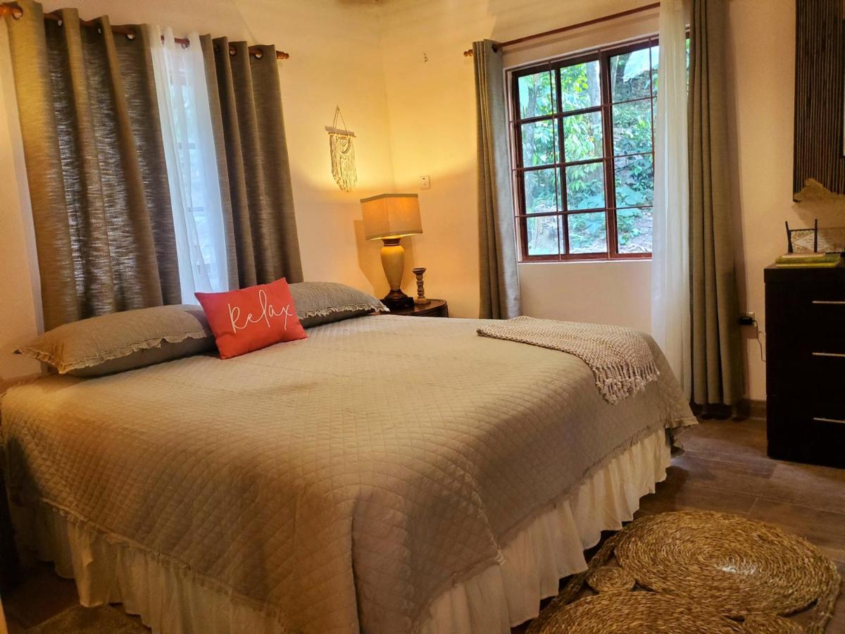 Ecoscape Jamaica - Cottages by the river - Housity