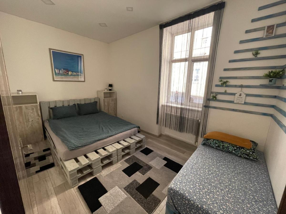 Andres Central Apartments House - Housity