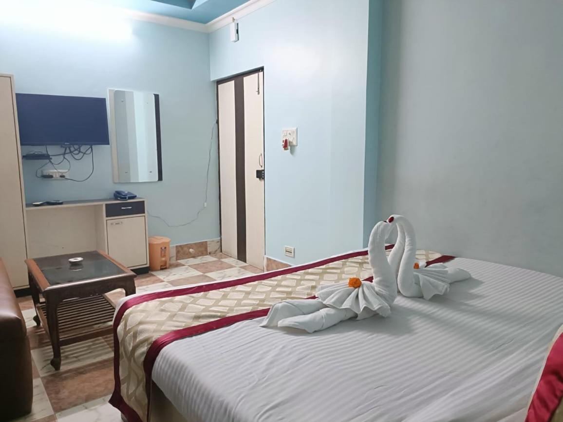 Emblic Hotel & Restaurant - Housity