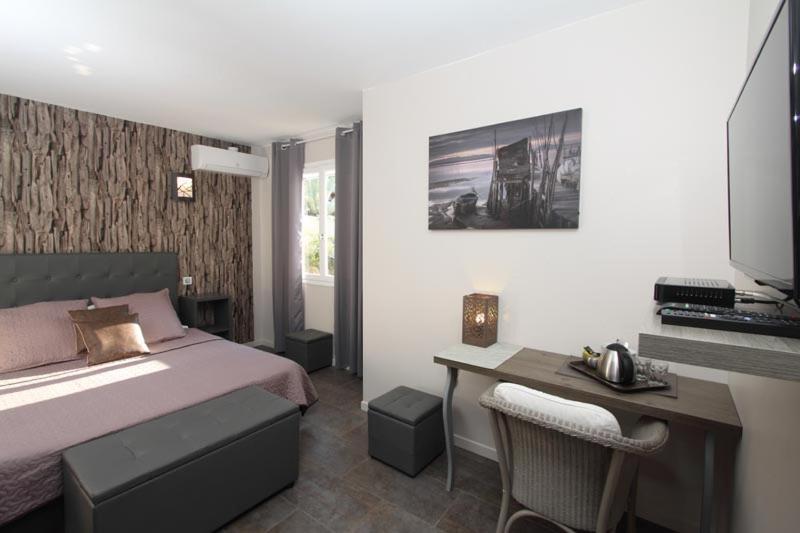 Villa Tricoli B&B avec Piscine - Housity