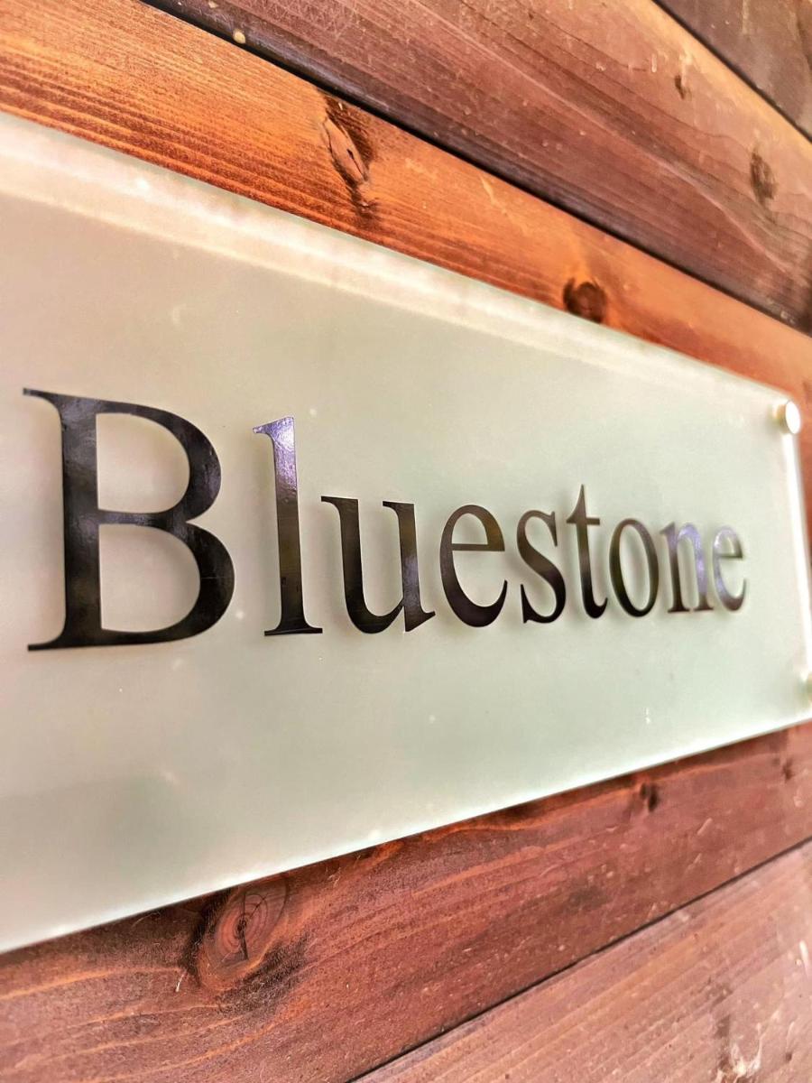 BlueStone-Hot Tub-Woodlandlodges-Pembrokeshire-Tenby - Housity
