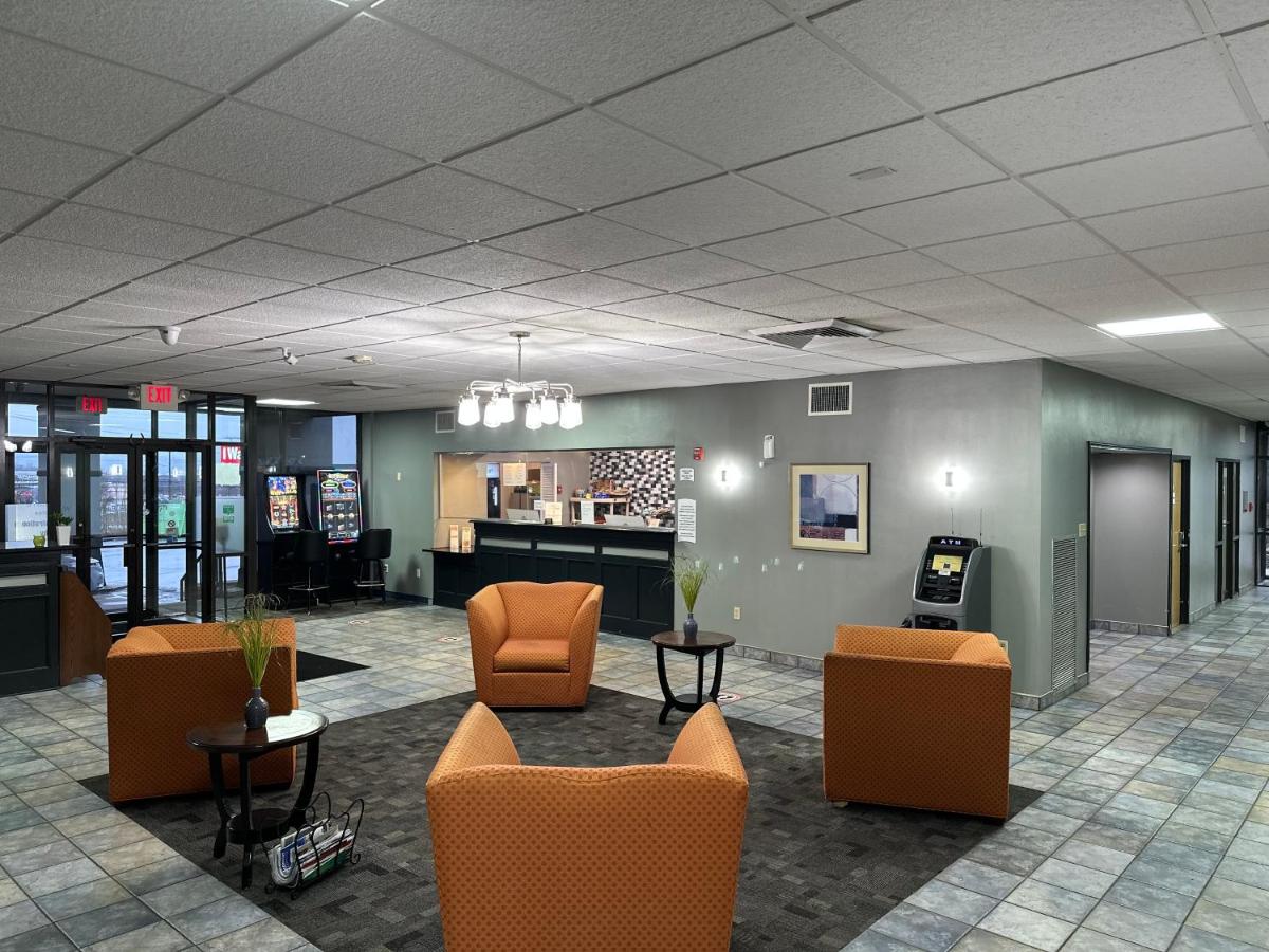 Wilkes-Barre Inn & Suites - Housity