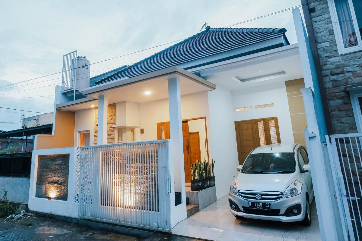 Villa Rafeef - 3 Bedrooms - Housity