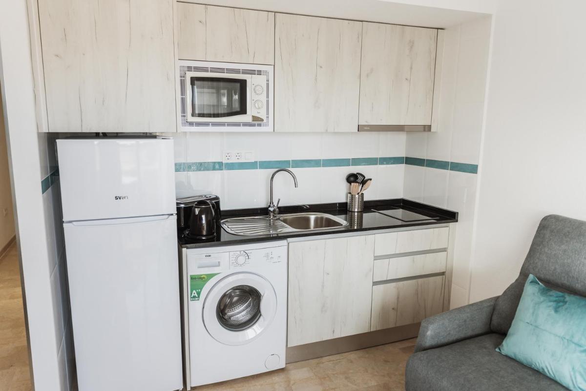 Una cocina o zona de cocina en Nacavi Albir Aparthotel