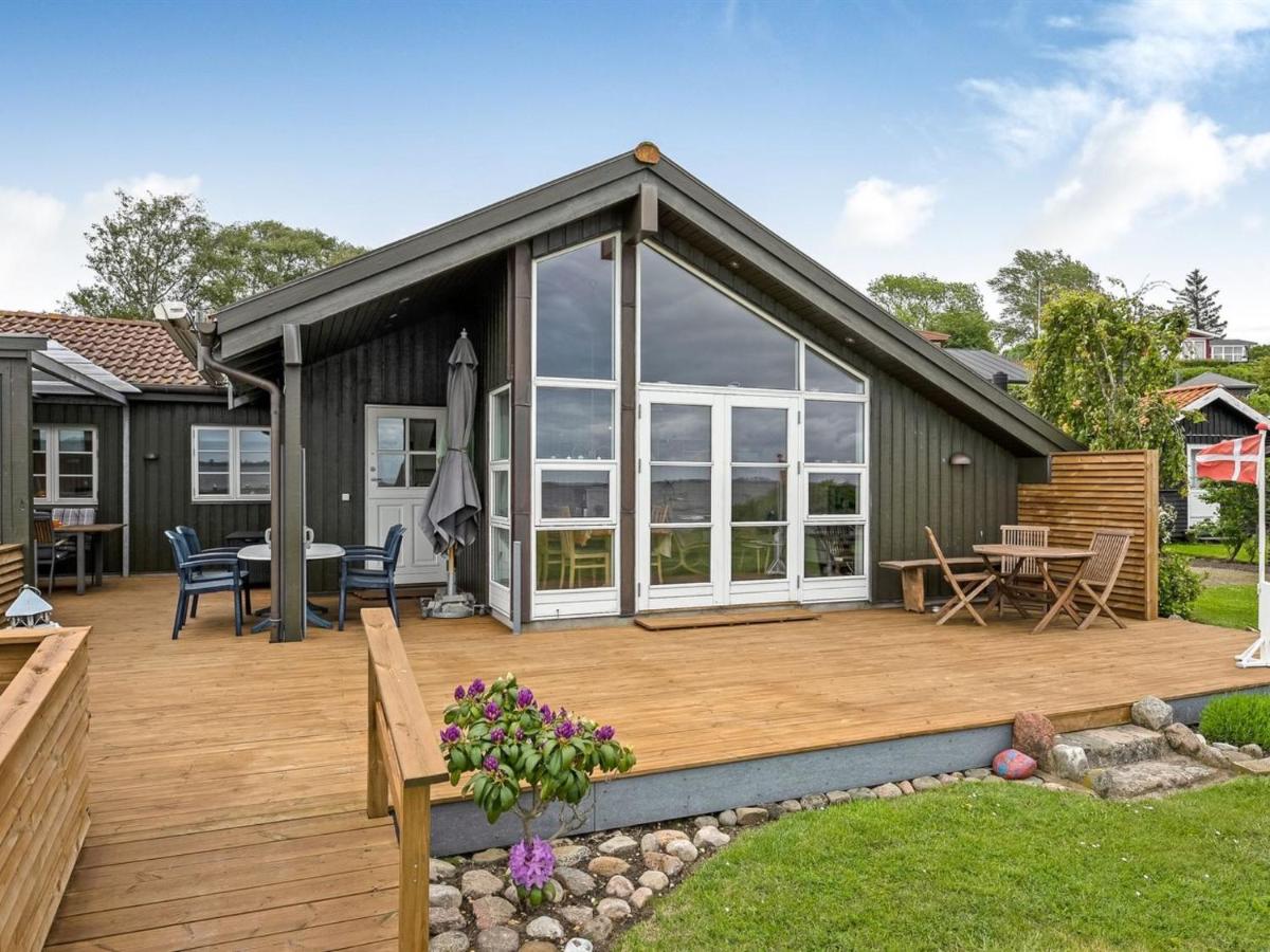 Holiday Home Tilia - 15m from the sea in Funen by Interhome - Housity