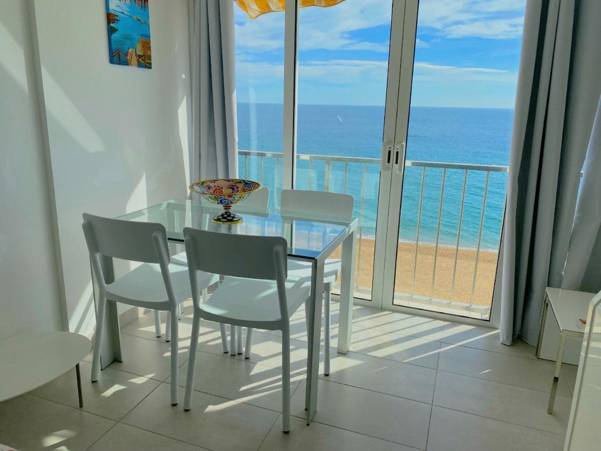 Cozy loft over the beach in Platja d'Aro - Housity