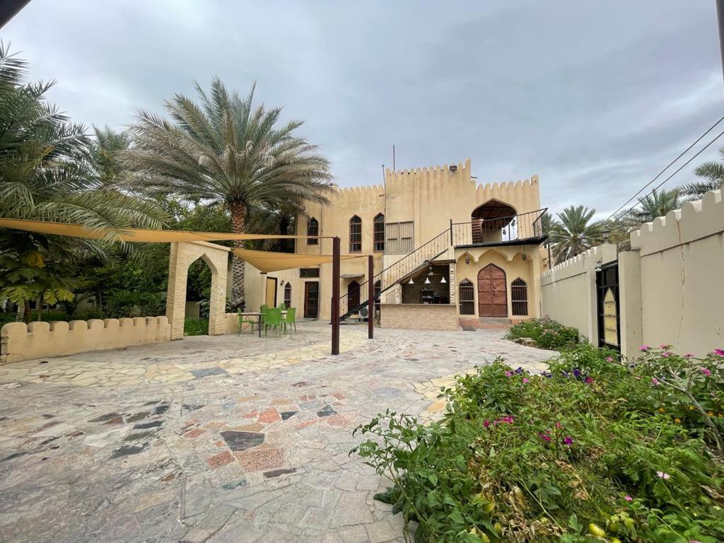 Date Palm Inn - Housity