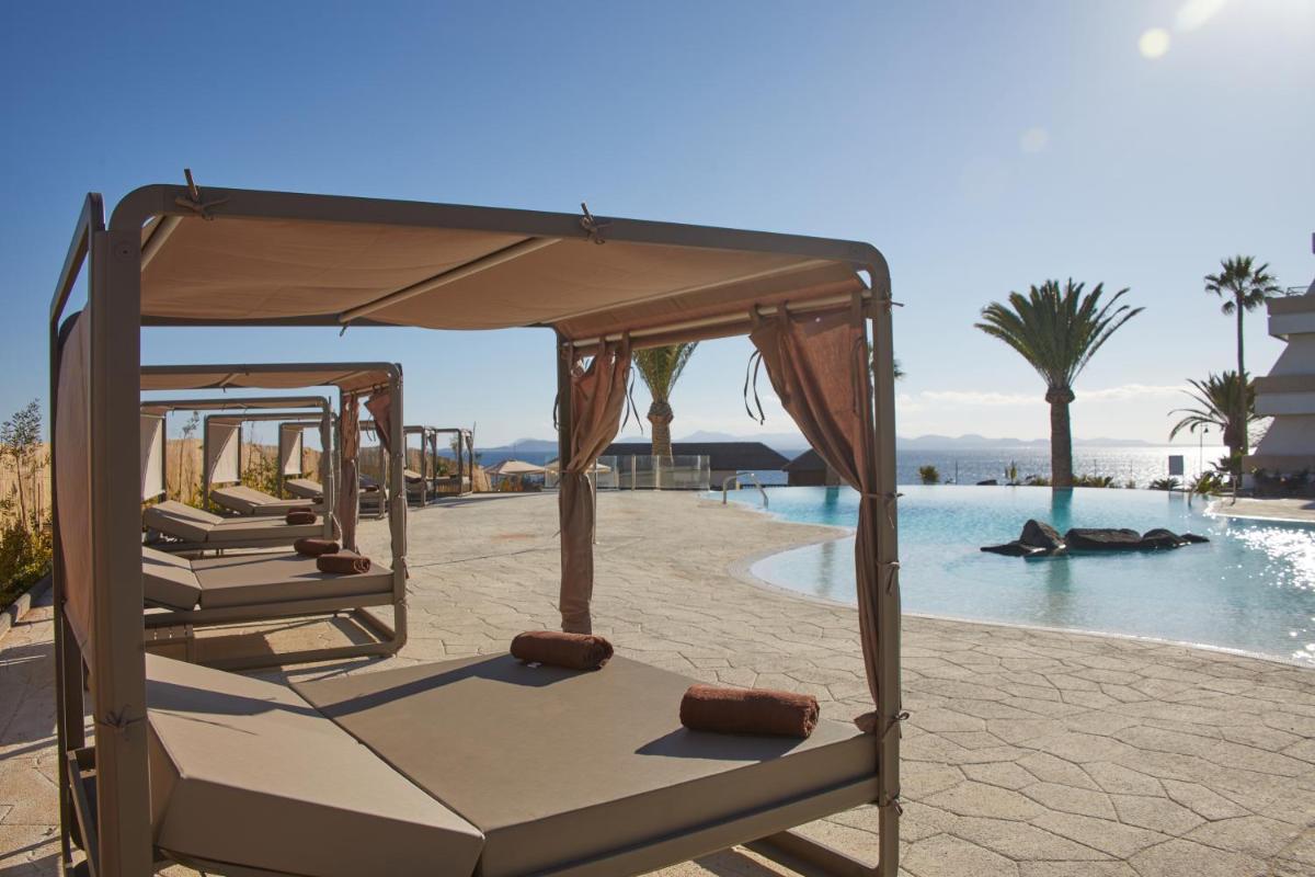 Piscina en o cerca de Dreams Lanzarote Playa Dorada Resort & Spa
