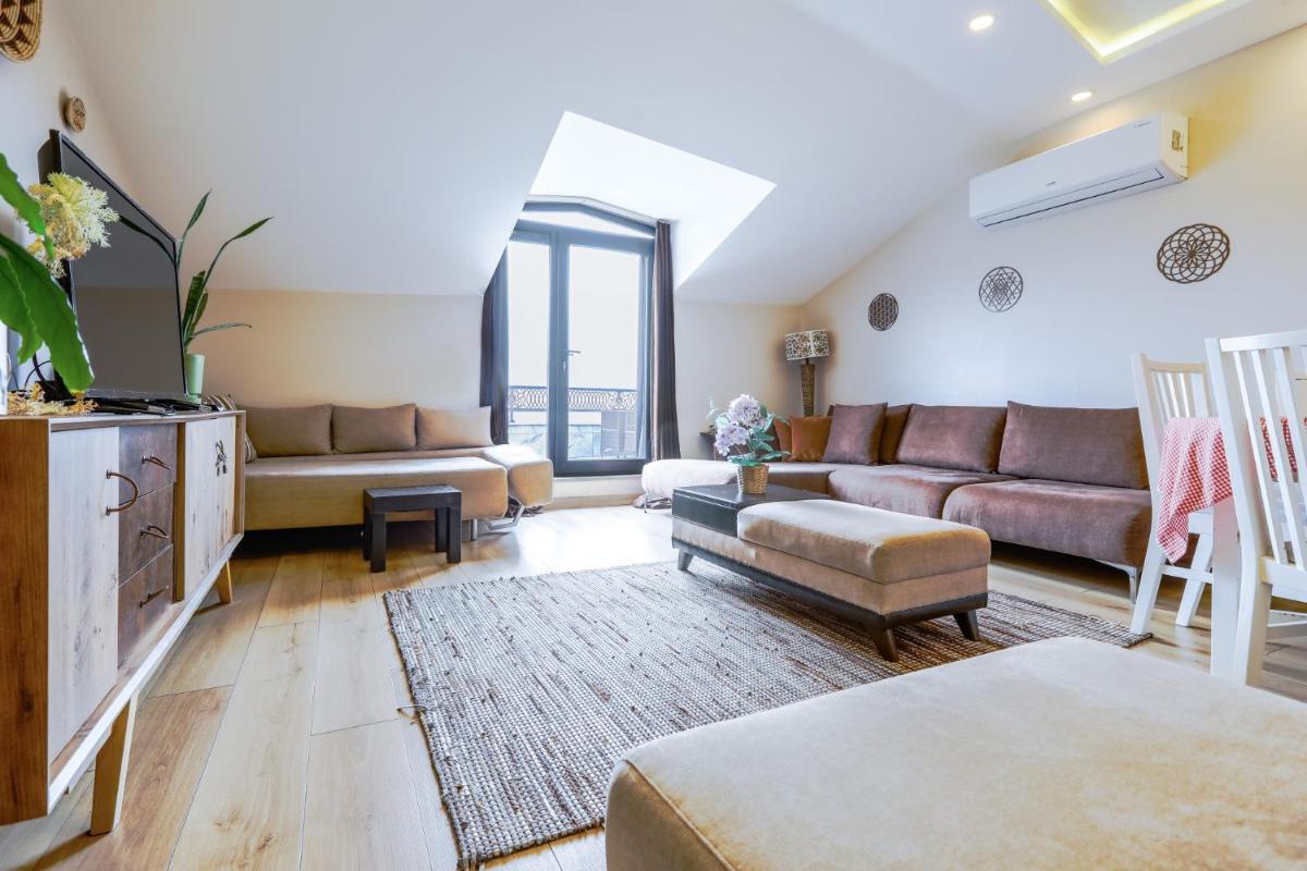 Peaceful Flat with Adalar View, Balcony and Terrace in Maltepe - Housity