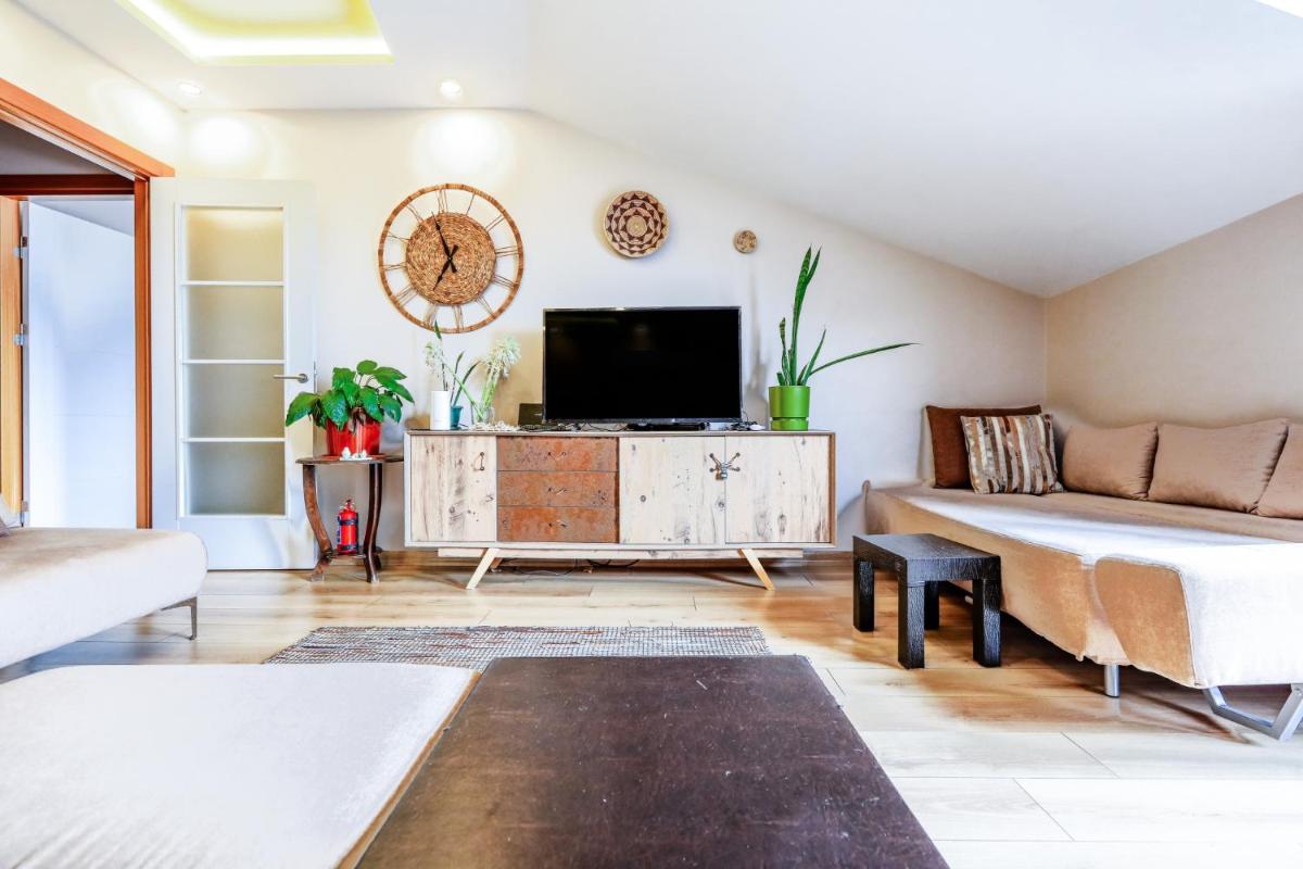 Peaceful Flat with Adalar View, Balcony and Terrace in Maltepe - Housity