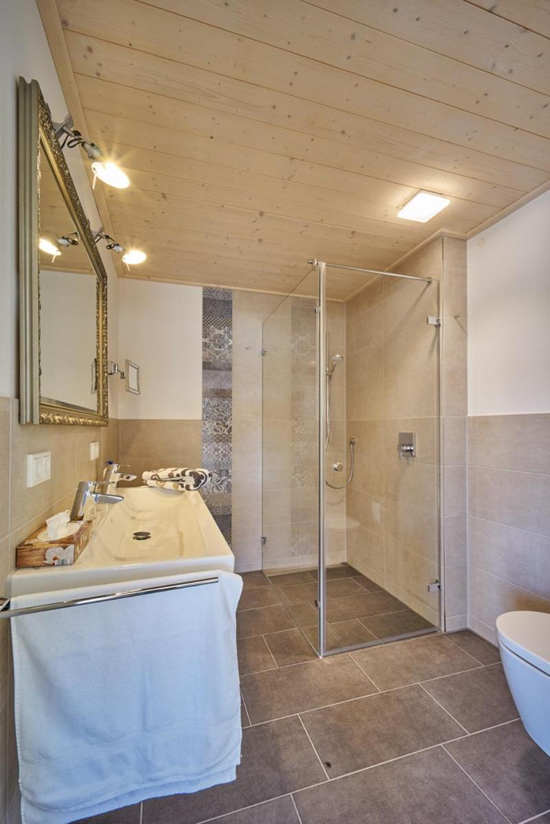 Ein Badezimmer in der Unterkunft Alb Appartements