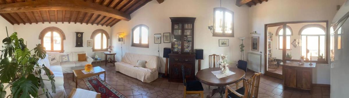 Mike's Apartment - Housity