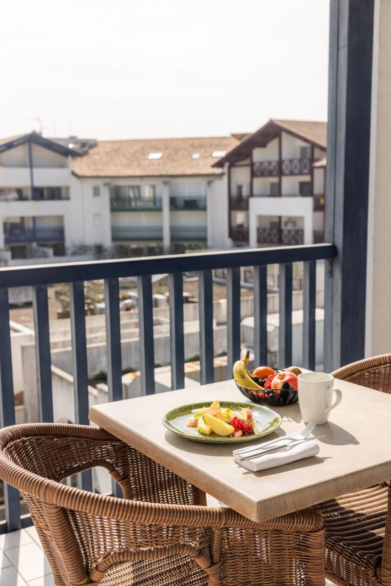 Nourriture dans l'hôtel ou à proximité