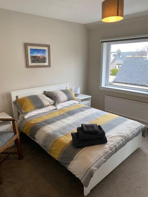 Isle of Lewis Townhouse 7 Bedrooms Sleeps 10 Stornoway - Housity